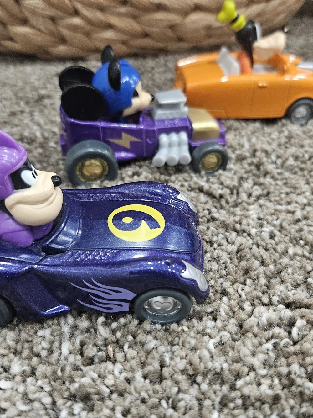 Fisher-Price Disney Mickey and the Roadster Racers Hot Rod Pete